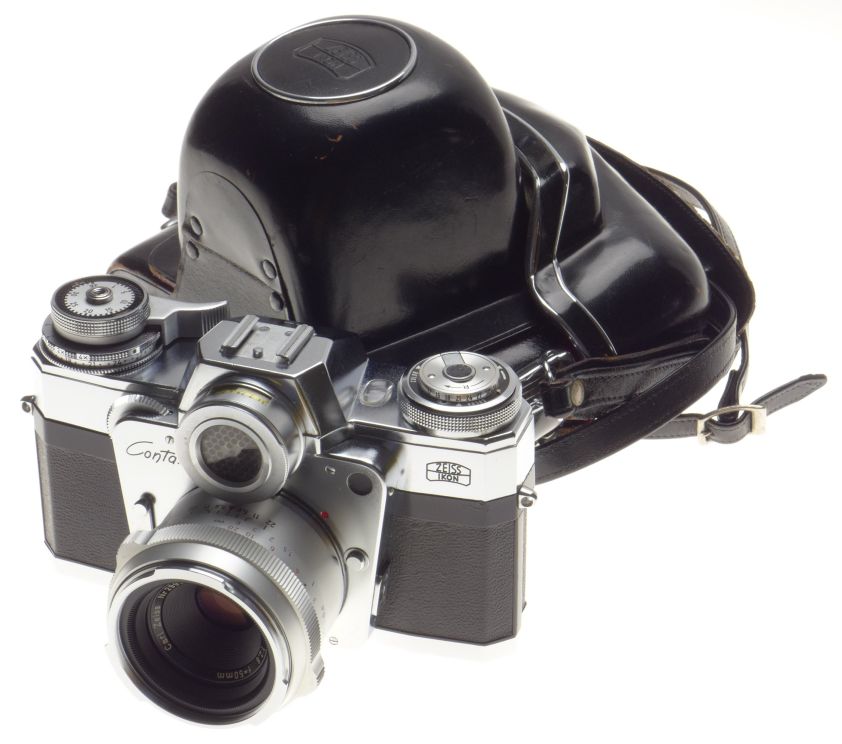 ZEISS CONTAREX Bullseye SLR 35mm chrome film camera Tessar 1:2.8