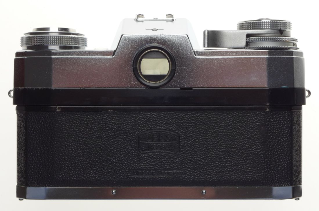 ZEISS CONTAREX Bullseye SLR 35mm chrome film camera Tessar 1:2.8